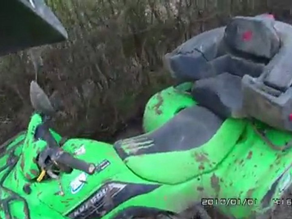 bourbier quad , vas y bourre arnaud !!