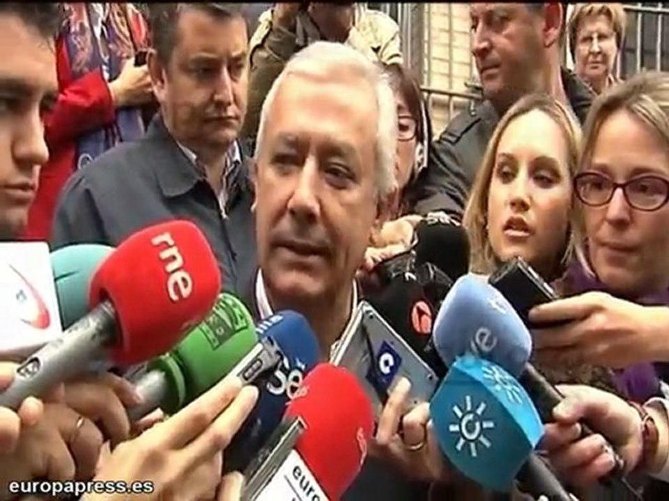 Griñán y Arenas votan en unas elecciones "cruciales"