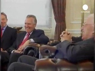 Bertie Ahern, partisinden istifa etti