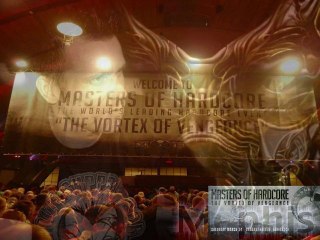 Noize Suppressor vs Mad Dog - LIVE