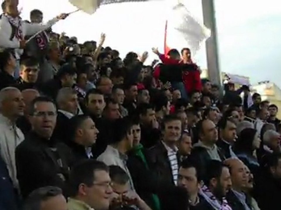 Gemlik Spor taraftar grubu KIOS