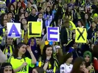 Los hinchas de Fenerbahçe enloquecen con Alex