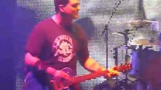 3 Doors Down - When Your're Young (Live @ Le Bataclan - 06/03/2012)