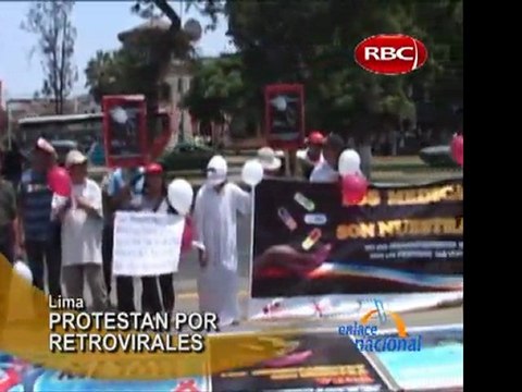 Lima Pacientes con VIH protestan frente al MINSA
