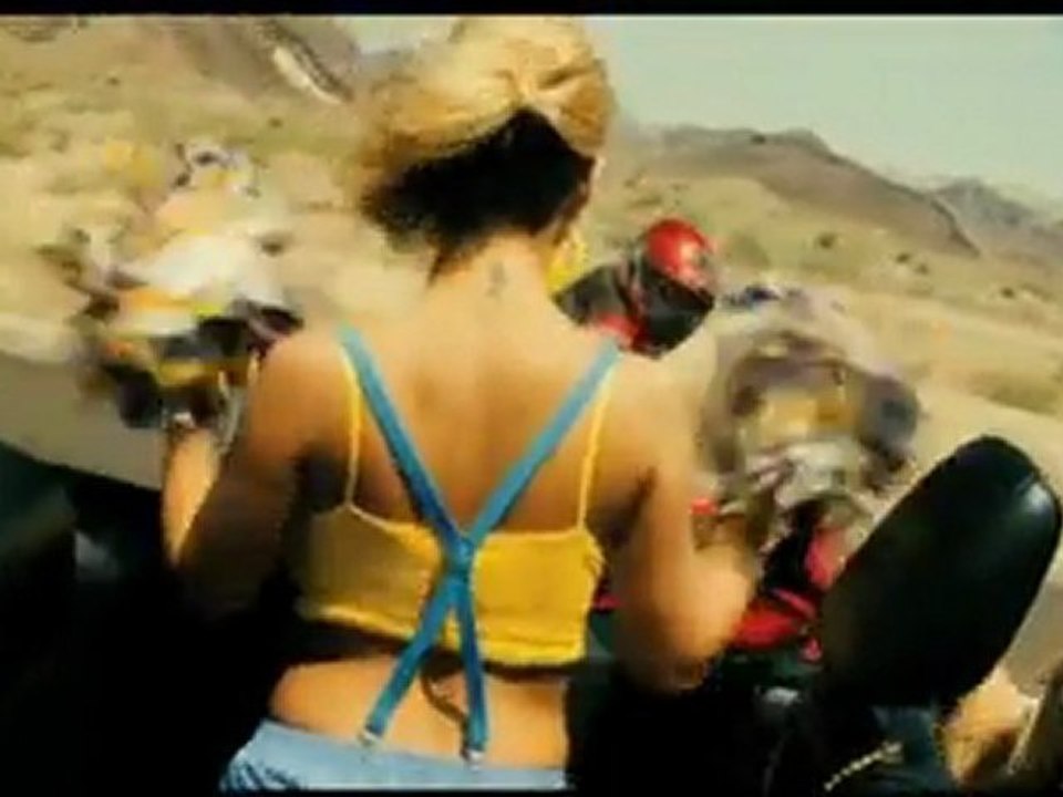 Piranha 3D scène coupée