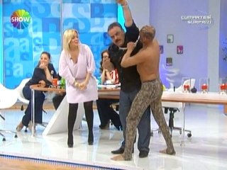 Bülent Sertaç lastik adama özenirse