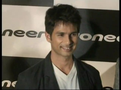 I Am Not Dating Shahid Kapoor Says Nargis Fakhri - Bollywood Gossip