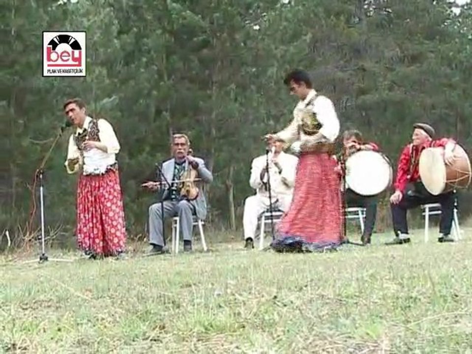 Çeşitli Sanatçılar - Erik Dibinde Bakır