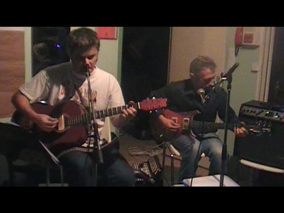 Nono futur et le Déglingo, chante Brassens à La Maison Louis Poterat, à Rouen, le 14 mars 2012