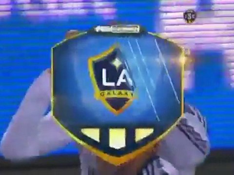 David Beckham Corner Kick Goal - Los Angeles Galaxy vs Chicago Fire 2-1 [090711] MLS 2011