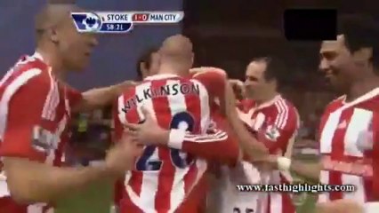 Peter Crouch inscrit une reprise de toute beauté contre Man City (25.03.2012)