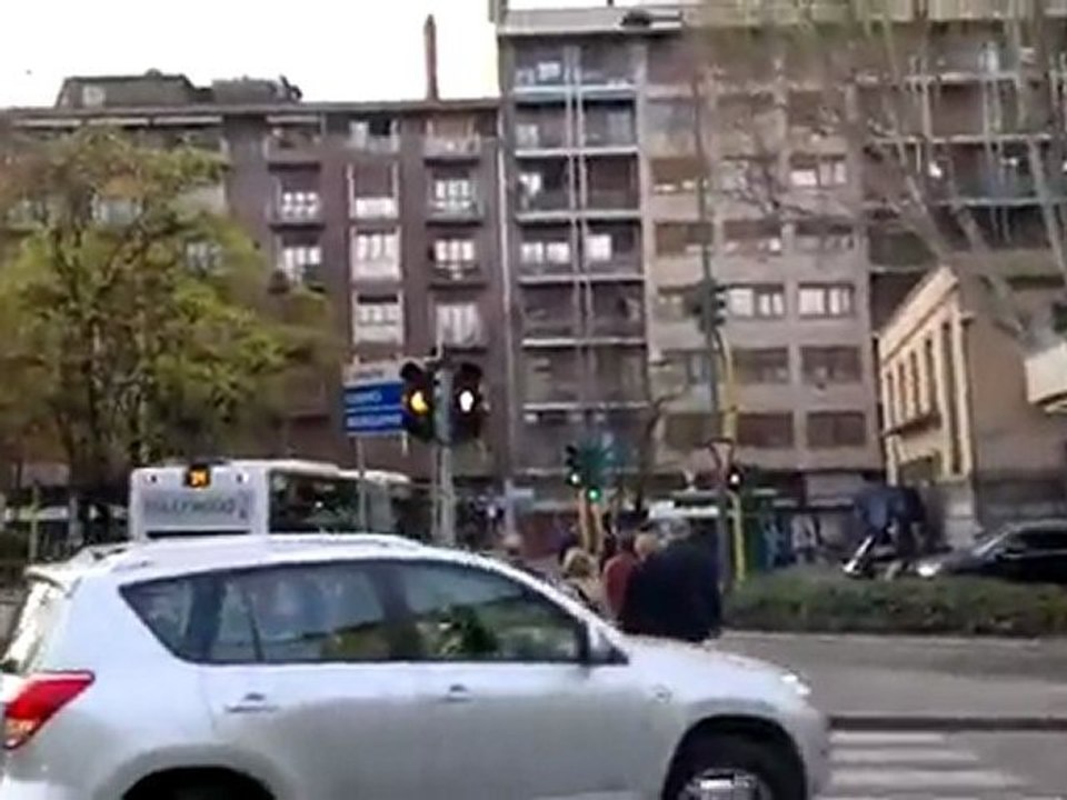 Videotest Nokia N8 (per confronto con Nokia Lumia 800 di giorno)