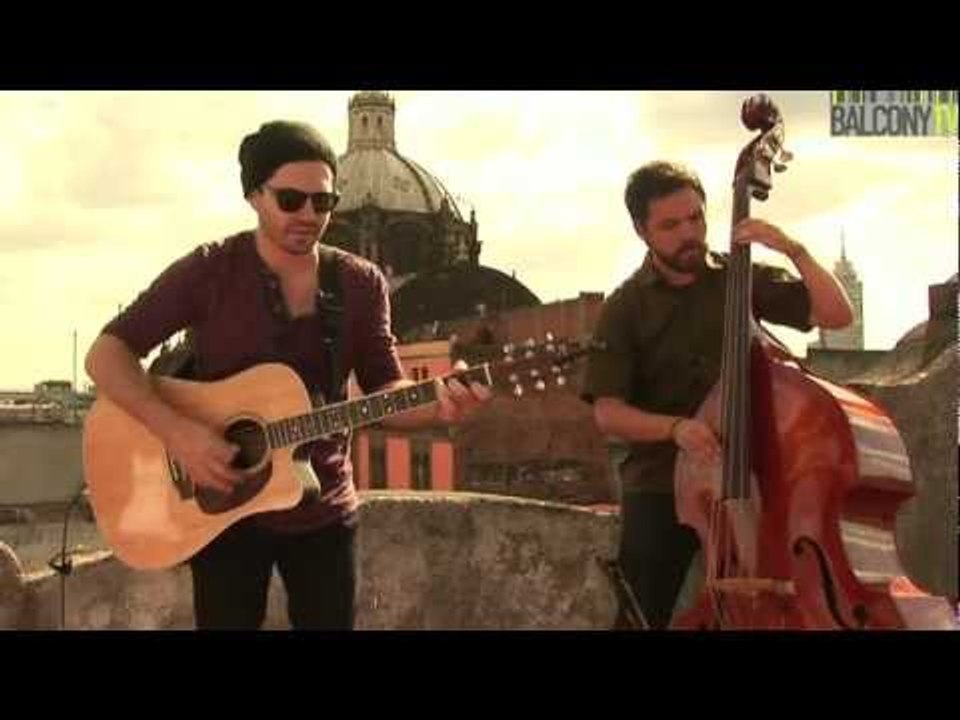 YELLOW RED SPARKS (BalconyTV)