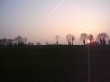 Le crépuscule du matin un jour de chasse à courre au lièvre en Mayenne