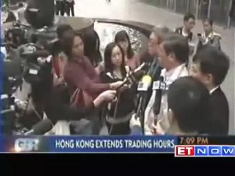 Hong Kong extends trading hours protest held