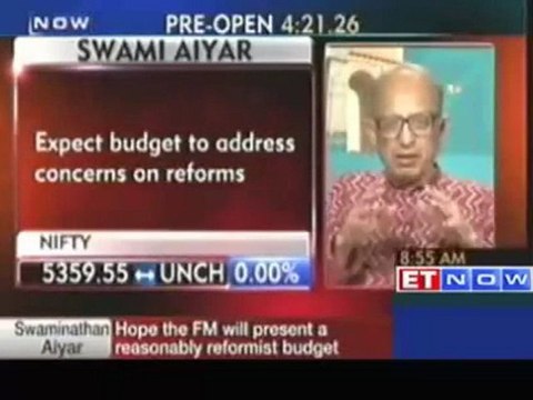 Swaminathan Aiyar - Expect mid term polls by 2013