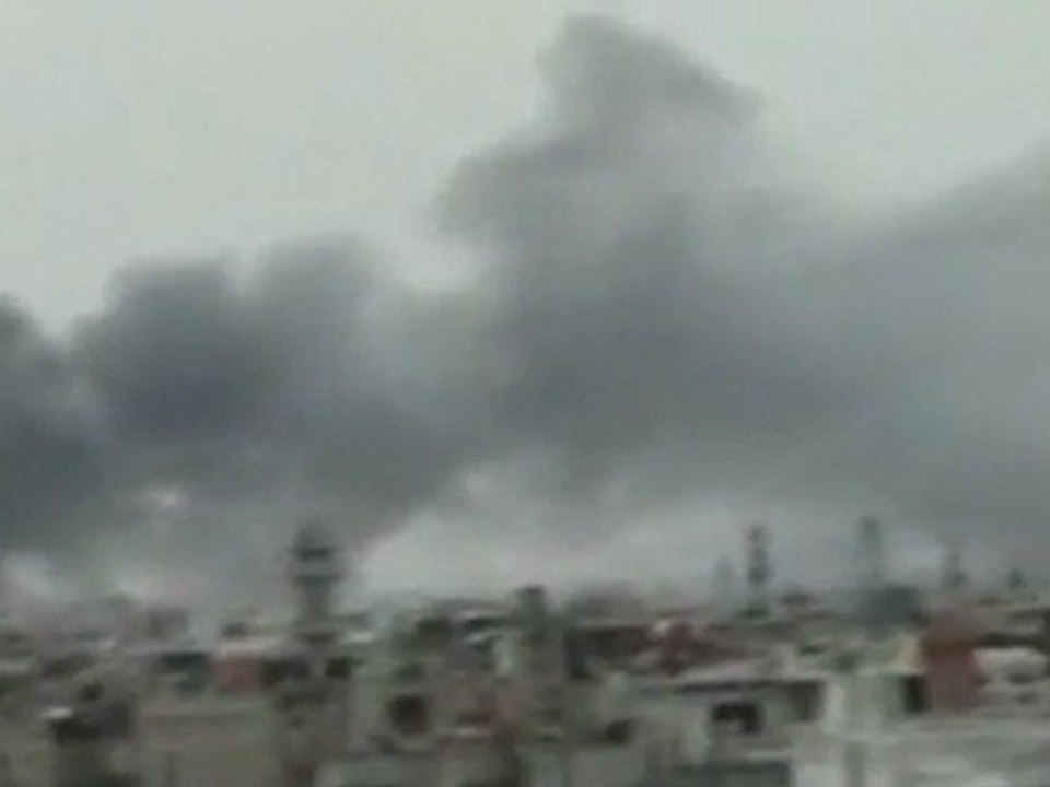 Syrian forces shell Homs