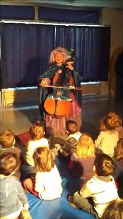 Spectacle - Le V masqué - Maternelle Cité Souzy 8