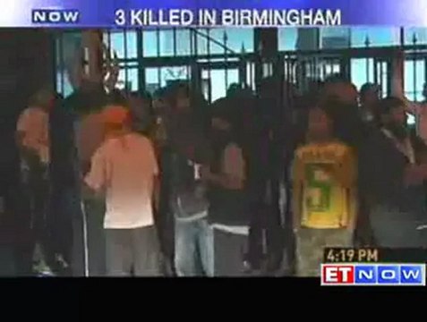 Riots spread across England, policemen flood London