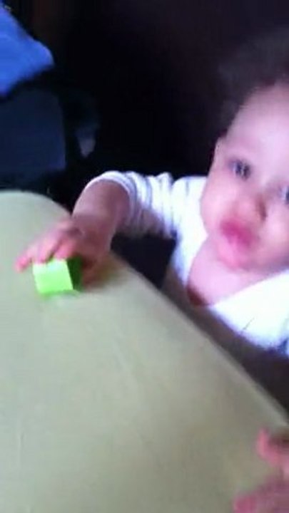 Bébé Saïan revendique ! Mars12 - 11 mois