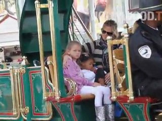 Heidi Klum Takes Kids on Trolley Ride
