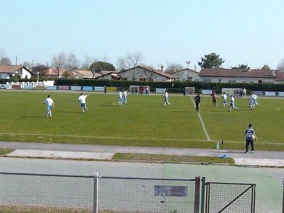 But de Lucas , sur un coup-franc rapidement joué !!