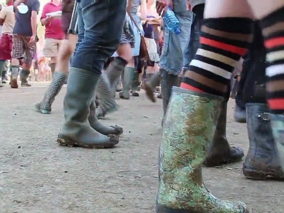 HD Glastonbury Wellies Pyramid Stage, footfall @ Pendulum 2011 #glasto
