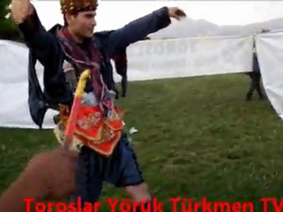 İZMİR YÖRÜK  ŞÖLENİ  AHMET EFE AGIR ZEYBEK GÖSTERİSİ