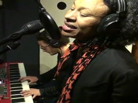 MALIA , My Baby Just Care For Me , live au studio 72