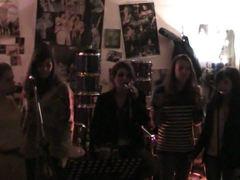 IL Y A de Gaëtan Roussel, répétition, reprise par Sandra ChriStel et la troupe L'Echappée