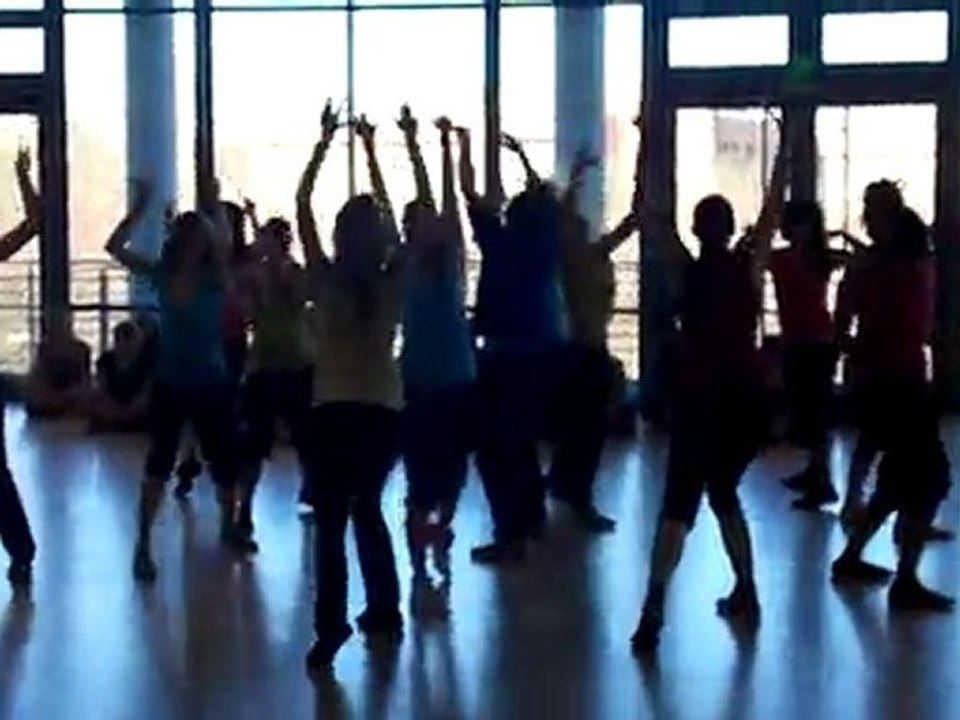 ReLoco Crew mit der Vorgegebenen Choreo - Dance like a Freak - beim Dance Your Style Contest 2012 in Weiden