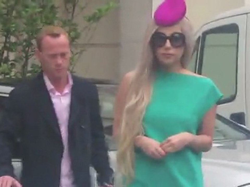 See Lady Gaga Without Makeup