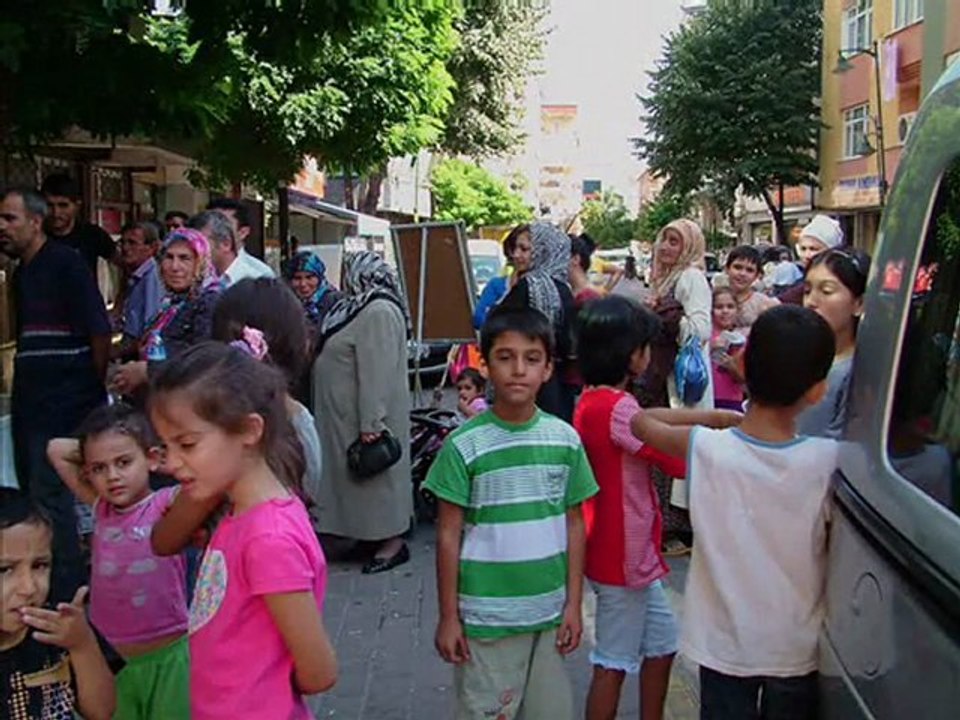 Merhum İlhan ARDA Hayırına Lokma Tatlı Dağıtımı 16.09.2011.