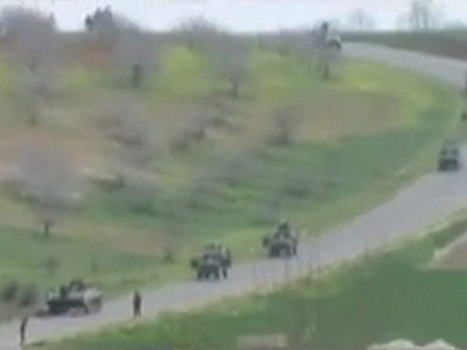 فري برس ريف حماه المحتل كفر زيتا تمركز العصابات الأسدية على المدخل الغربي لكفرزيتا 26 3 2012