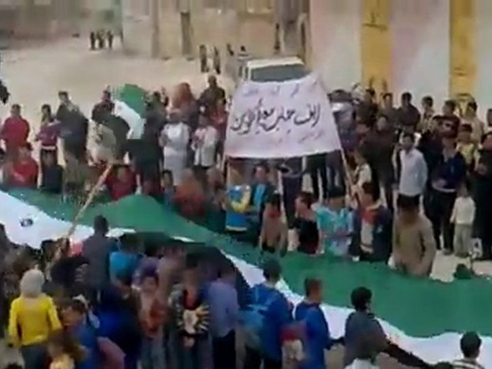 فري برس حلب   إبين   مظاهرة الاثنين نصرة لريف حلب الشمالي وحمص وحماة   26 3 2012 ج1