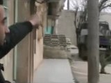 فري برس  نزوح الاهالي تحت أصوات القصف في حمص   حي الربيع العربي