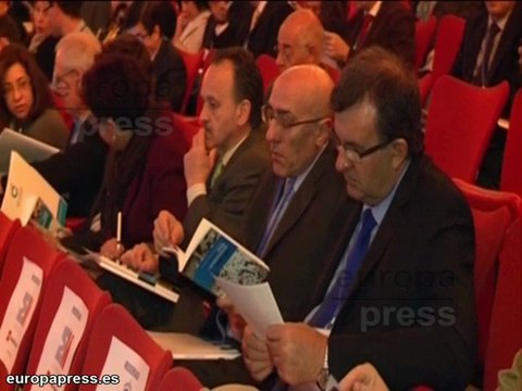 Tamames y Conthe auguran nuevas subidas de impuestos
