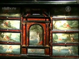 Антикварную мебель продают на ярмарке в Брюсселе