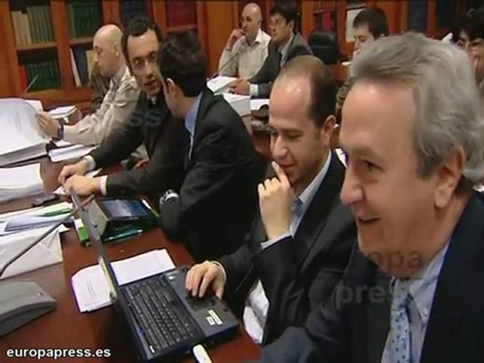 AEB felicita a la Caixa por la compra de Banca Cívica