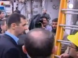 Bachar al-Assad visite un quartier martyr de Homs