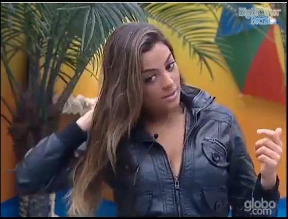 Jonas e Yuri falando sobre os ~problemas ~ deles para a Mona 05/03