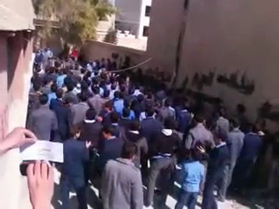 فري برس ريف دمشق داريا مظاهرات طلابية داخل المدرسة 27 3 2012  ج5