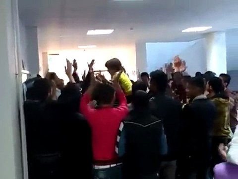 فري برس درعا المحطة مظاهرة احرار كلية الاقتصاد 27 3 2012 ج2