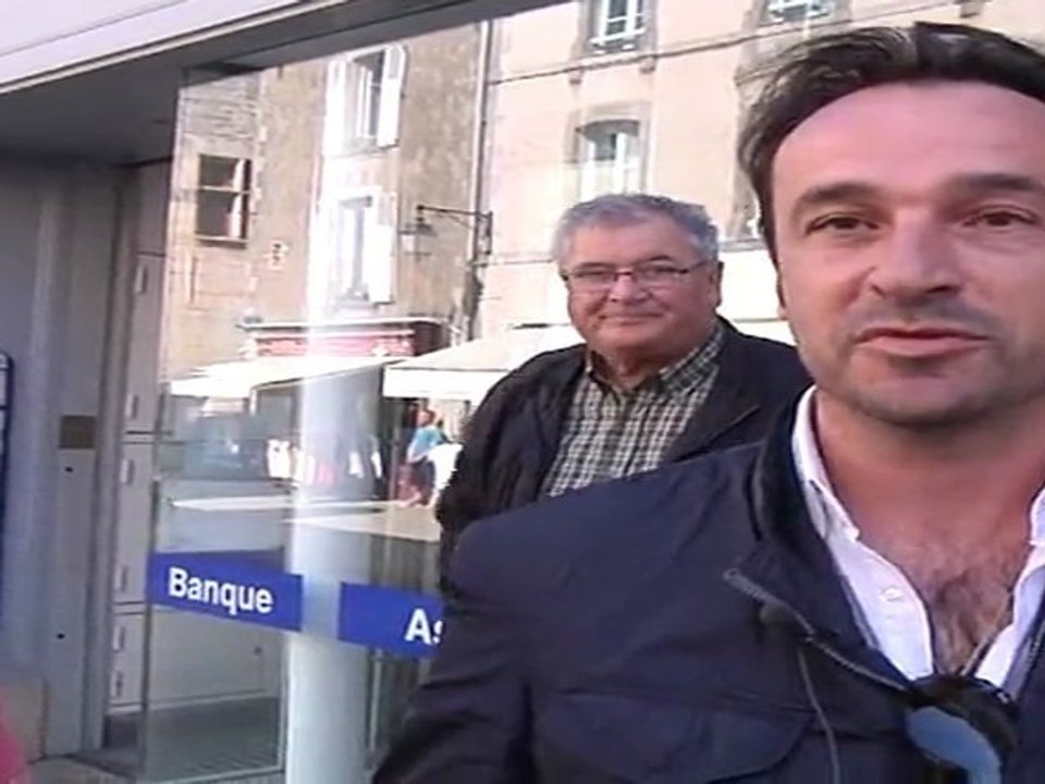 Nicolas Sarkozy rend visite aux commerçants de Guérande