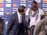 Mario Balotelli s'incruste en pleine conférence de l'Inter