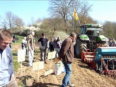 Honte à la loi semences ! Liberté pour les semences de ferme !