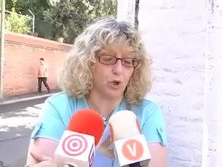 La madre de Sandra Palo aguarda la salida del Rafita