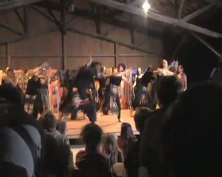 Spectacle de Danse Africaine avec Oumar Ouattara et l Asso ( Faré Bôrôn ) 2011