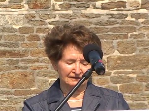 (07)-110604-Nicole Agéa