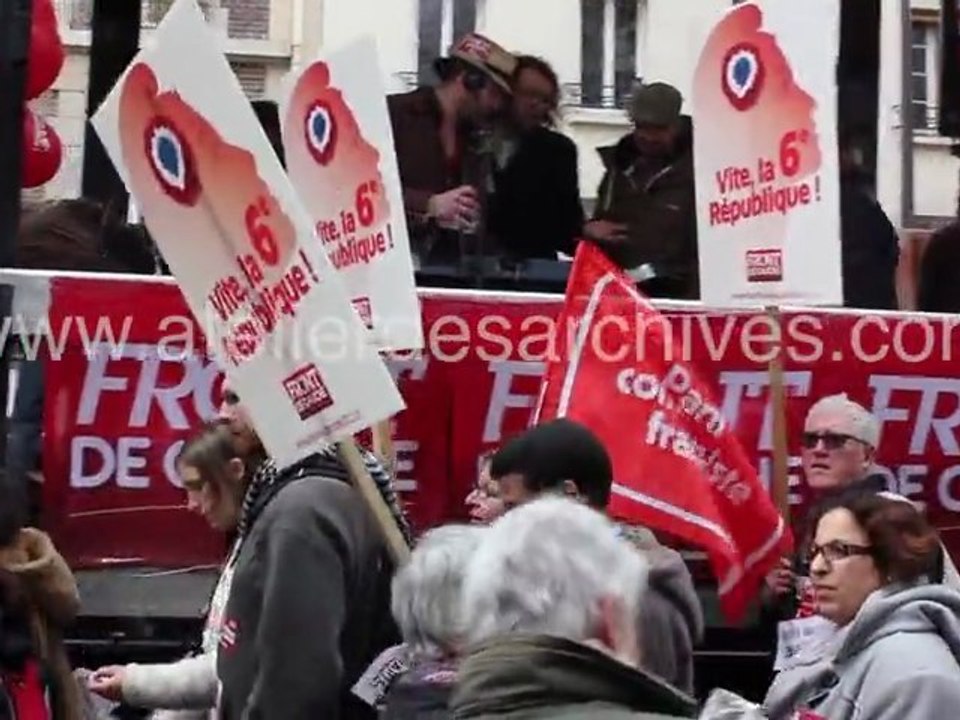 Marche vers la Bastille avant le discours de Melenchon